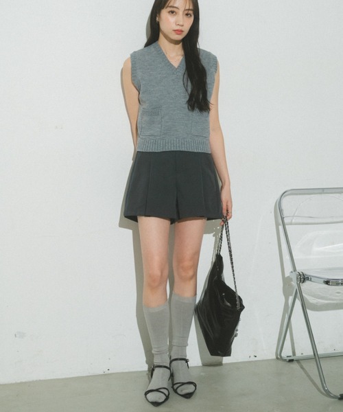 VANNIE U（ヴァニーユー）の「ダブルボタンタックショートパンツ（その他パンツ・レディース・ブラック/グレー・FREE）」の12枚目の写真