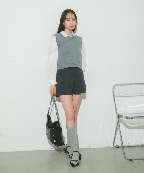 VANNIE U（ヴァニーユー）の「ダブルボタンタックショートパンツ（その他パンツ・レディース・ブラック/グレー・FREE）」の6枚目の写真