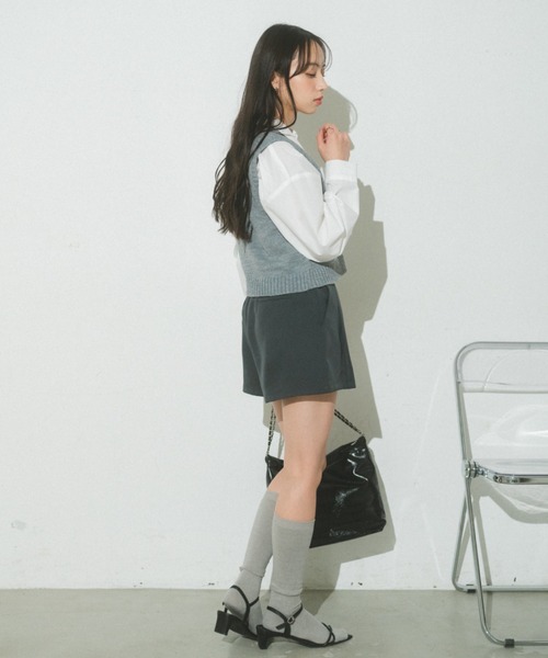 VANNIE U（ヴァニーユー）の「ダブルボタンタックショートパンツ（その他パンツ・レディース・ブラック/グレー・FREE）」の9枚目の写真