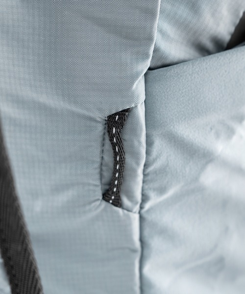 Matador（マタドール）の「Matador/マタドール ReFraction Packable Backpack/リフラクションパッカブルバックパック（バックパック/リュック・メンズ・ブラック/ブルー/ホワイト・FREE）」の5枚目の写真