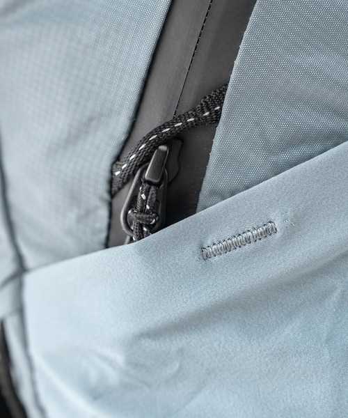 Matador（マタドール）の「Matador/マタドール ReFraction Packable Backpack/リフラクションパッカブルバックパック（バックパック/リュック・メンズ・ブラック/ブルー/ホワイト・FREE）」の6枚目の写真