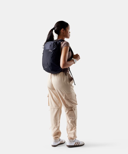 Matador(マタドール)の「Matador/マタドール ReFraction Packable Backpack/リフラクションパッカブルバックパック(バックパック/リュック・メンズ・ブラック/ブルー/ホワイト・FREE)」の22枚目の写真
