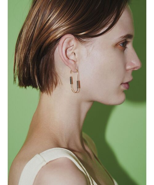 ELENDEEK(エレンディーク)の「フープデザインピアス S(ピアス(両耳用)・レディース・ゴールド/シルバー・FREE)」の2枚目の写真