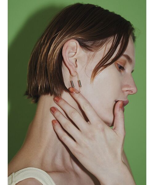 ELENDEEK(エレンディーク)の「フープデザインピアス S(ピアス(両耳用)・レディース・ゴールド/シルバー・FREE)」の15枚目の写真