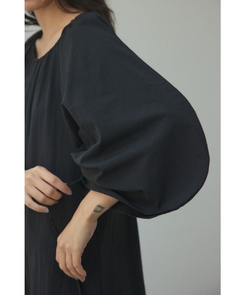 BLACK BY MOUSSY（ブラックバイマウジー）の「many gather dress(メニーギャザードレス)（ワンピース・レディース・ブラック/ブルー・FREE）」の10枚目の写真