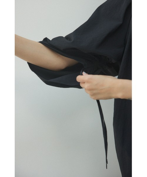 BLACK BY MOUSSY（ブラックバイマウジー）の「many gather dress(メニーギャザードレス)（ワンピース・レディース・ブラック/ブルー・FREE）」の13枚目の写真