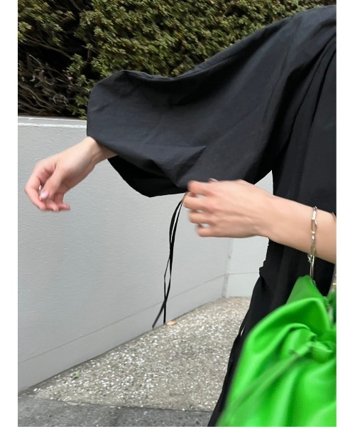BLACK BY MOUSSY（ブラックバイマウジー）の「many gather dress(メニーギャザードレス)（ワンピース・レディース・ブラック/ブルー・FREE）」の5枚目の写真