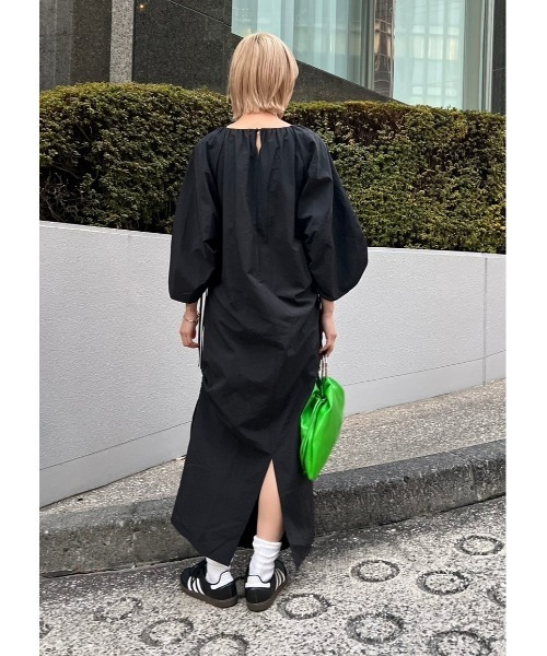 BLACK BY MOUSSY（ブラックバイマウジー）の「many gather dress(メニーギャザードレス)（ワンピース・レディース・ブラック/ブルー・FREE）」の6枚目の写真