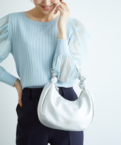 ROPE' PICNIC(ロペピクニック)の「【WEB限定カラー:ブラウン】シャーリングワンショルダーラウンドバッグ(ハンドバッグ・レディース・ブラウン/シルバー/ブラック/キナリ・FREE)」の4枚目の写真