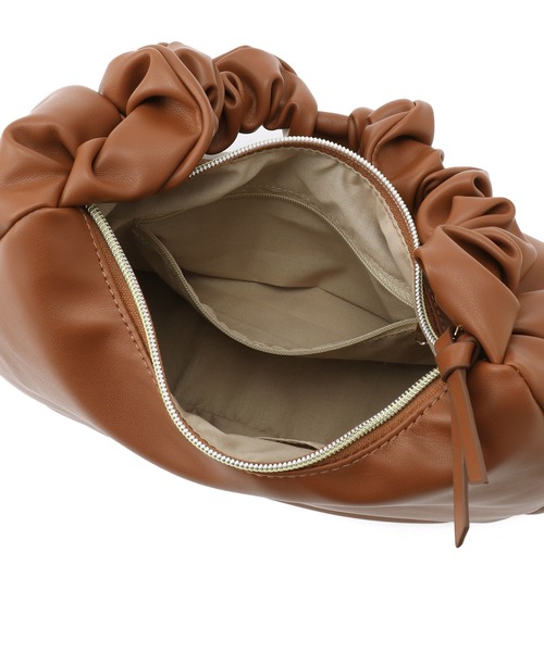 ROPE' PICNIC(ロペピクニック)の「【WEB限定カラー:ブラウン】シャーリングワンショルダーラウンドバッグ(ハンドバッグ・レディース・ブラウン/シルバー/ブラック/キナリ・FREE)」の15枚目の写真