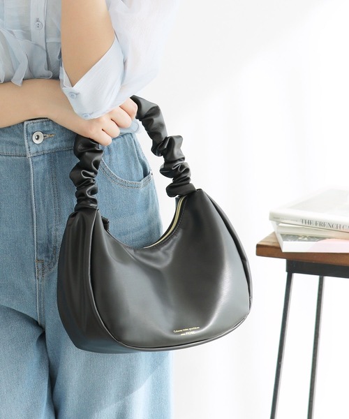 ROPE' PICNIC(ロペピクニック)の「【WEB限定カラー:ブラウン】シャーリングワンショルダーラウンドバッグ(ハンドバッグ・レディース・ブラウン/シルバー/ブラック/キナリ・FREE)」の22枚目の写真