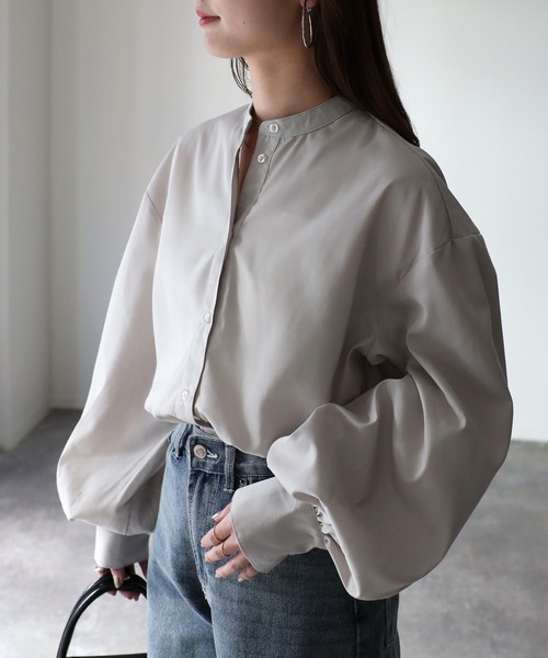 Riberry（リベリー）の「バルーン袖スタンドカラーブラウス（シャツ/ブラウス・レディース・オフホワイト/ブラック/グレイッシュベージュ・MEDIUM）」の17枚目の写真