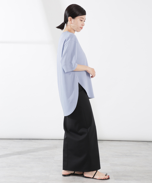 UJOH（ウジョー）の「【UJOH/ウジョー】Curve Hem Half Sleeve Tシャツ（Tシャツ/カットソー・レディース・ホワイト/サックスブルー・FREE）」の4枚目の写真