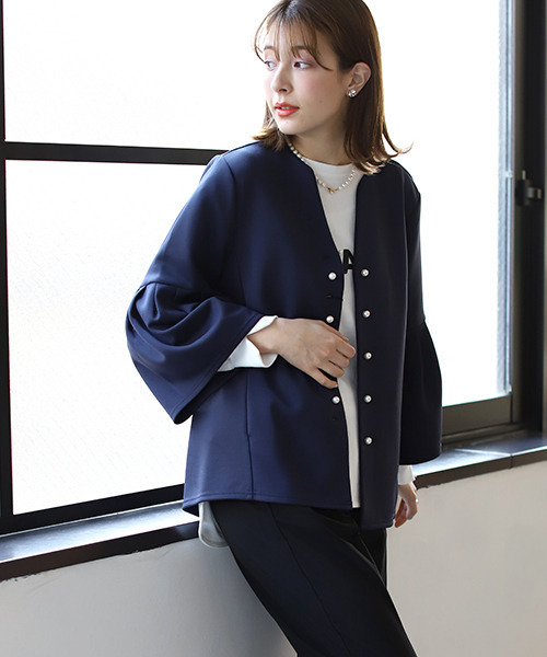 REAL CUBE（リアルキューブ）の「パールボタンベルスリーブジャケット（ノーカラージャケット・レディース・アイボリー・M）」の5枚目の写真