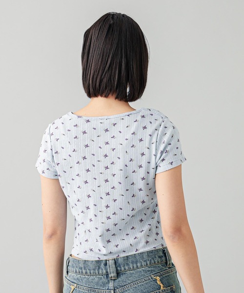 X-girl（エックスガール）の「HIBISCUS S/S BABY TOP（Tシャツ/カットソー・レディース・ライトブルー/ホワイト・S/M）」の5枚目の写真