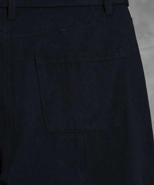 adree(アドリー)の「loose fit belt cotton cargo pants / ルーズフィットベルトコットンカーゴパンツ(カーゴパンツ・レディース・ブラック/ベージュ・SMALL/MEDIUM)」の11枚目の写真
