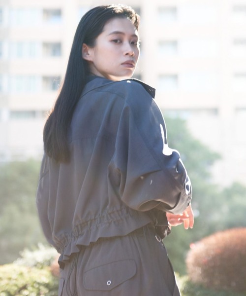schott（ショット）の「ShottｘRUMBLE RED (ショットｘランブルレッド) CHIFFON TRACK JACKET（ナイロンジャケット・レディース・チャコールグレー/ベージュ・F）」の3枚目の写真