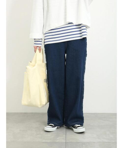 Samansa Mos2 blue（サマンサモスモスブルー）の「◎サイドフリンジデニムパンツ（デニムパンツ・レディース・ブルー/チャコールグレー/ネイビー・F）」の2枚目の写真