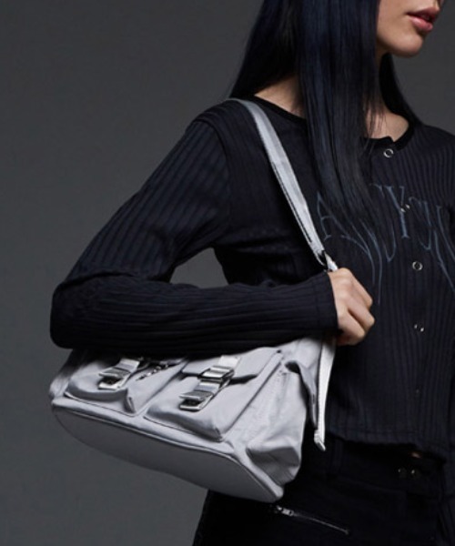 FANCY CLUB（ファンシークラブ）の「A'GEM/9 × .kom 『 FANCY CLUB/ファンシークラブ』 CALM INTENSE SHOULDER BAG/インテンスショルダーバッグ（ショルダーバッグ・レディース・チャコールグレー/ライトグレー・FREE）」の10枚目の写真