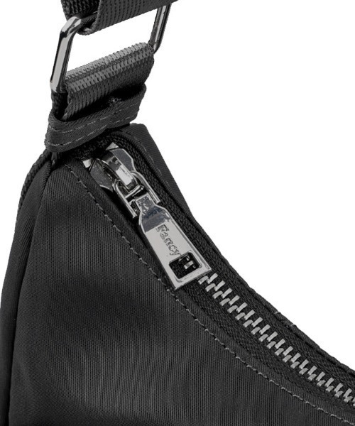 FANCY CLUB（ファンシークラブ）の「A'GEM/9 × .kom 『 FANCY CLUB/ファンシークラブ』 CALM INTENSE SHOULDER BAG/インテンスショルダーバッグ（ショルダーバッグ・レディース・チャコールグレー/ライトグレー・FREE）」の17枚目の写真