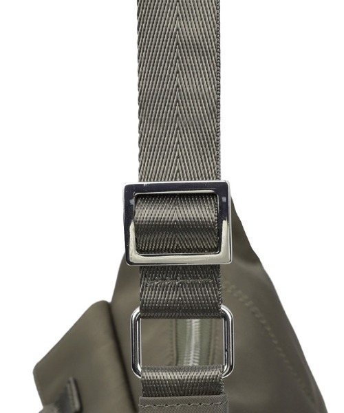 FANCY CLUB（ファンシークラブ）の「A'GEM/9 × .kom 『 FANCY CLUB/ファンシークラブ』 CALM INTENSE SHOULDER BAG/インテンスショルダーバッグ（ショルダーバッグ・レディース・チャコールグレー/ライトグレー・FREE）」の12枚目の写真