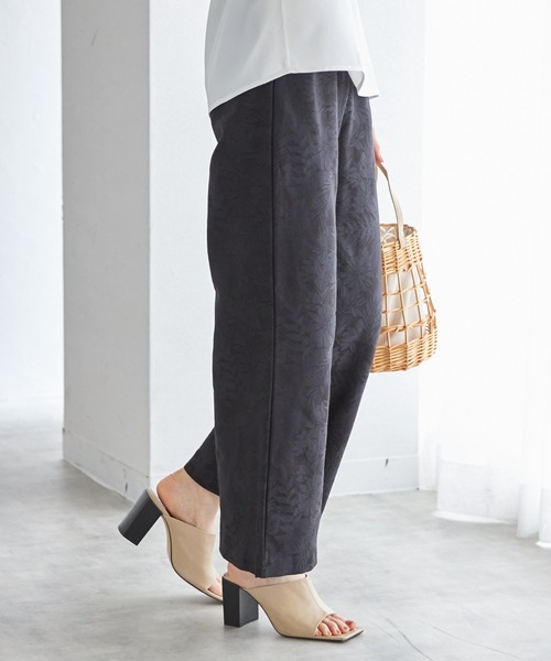 each（イーチ）の「【日本製】ボタニカル柄コットンワイドパンツ（その他パンツ・レディース・ブラック/ネイビー/グリーン・FREE）」の2枚目の写真