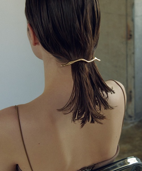 ⓪VERSACE　極美品　ヴェルサーチ　バレッタ　ヘアピン　ゴールド 71SJ0fwXSBL._UF350,350_QL80_.jpg