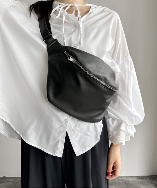 SPRUCE（スプルース）の「EM:ケントPUボディバッグ（ボディバッグ/ウエストポーチ・レディース・ベージュ/ライトグレー/ブラック/シルバー・FREE）」の12枚目の写真