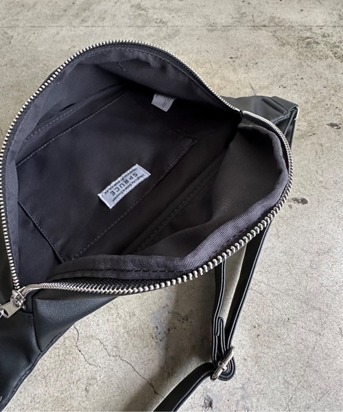 SPRUCE（スプルース）の「EM:ケントPUボディバッグ（ボディバッグ/ウエストポーチ・レディース・ベージュ/ライトグレー/ブラック/シルバー・FREE）」の19枚目の写真