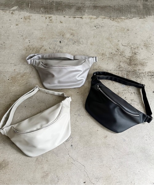 SPRUCE（スプルース）の「EM:ケントPUボディバッグ（ボディバッグ/ウエストポーチ・レディース・ベージュ/ライトグレー/ブラック/シルバー・FREE）」の11枚目の写真