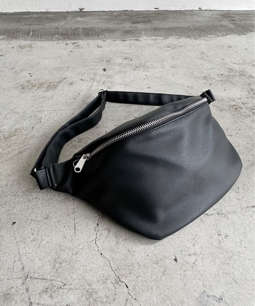 SPRUCE（スプルース）の「EM:ケントPUボディバッグ（ボディバッグ/ウエストポーチ・レディース・ベージュ/ライトグレー/ブラック/シルバー・FREE）」の17枚目の写真