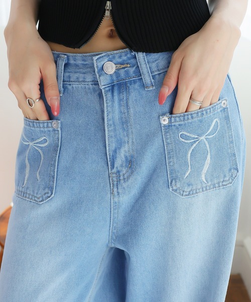 Girly Doll（ガーリードール）の「リボン刺繍ワイドデニムパンツ（デニムパンツ・レディース・ブルー・S/M/L）」の4枚目の写真
