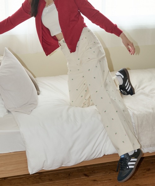 paravion（パラビオン）の「小花柄刺繍デニムパンツ（デニムパンツ・レディース・ネイビー/ホワイト/ブラック・SMALL/MEDIUM/LARGE）」の14枚目の写真