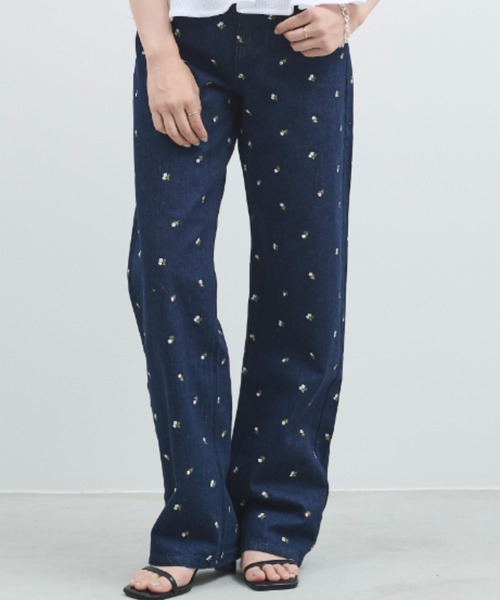 paravion（パラビオン）の「小花柄刺繍デニムパンツ（デニムパンツ・レディース・ネイビー/ホワイト/ブラック・SMALL/MEDIUM/LARGE）」の21枚目の写真