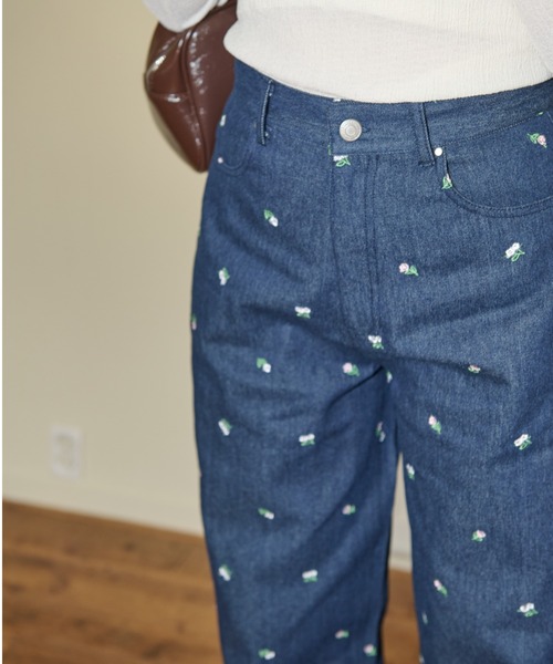 paravion（パラビオン）の「小花柄刺繍デニムパンツ（デニムパンツ・レディース・ネイビー/ホワイト/ブラック・SMALL/MEDIUM/LARGE）」の20枚目の写真