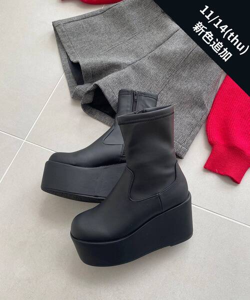 MAJESTIC LEGON（マジェスティックレゴン）の「厚底ストレッチショートブーツ（ブーツ・レディース・ブラウン/ブラック/ブラック系その他・LARGE/MEDIUM/X-LARGE）」の3枚目の写真