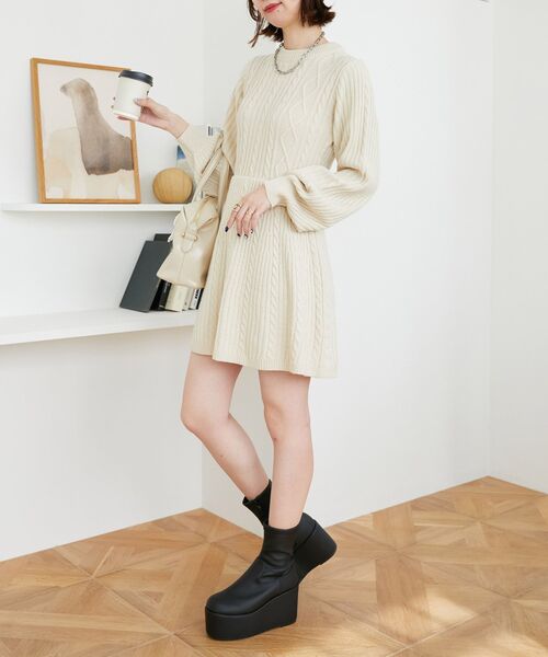 MAJESTIC LEGON（マジェスティックレゴン）の「厚底ストレッチショートブーツ（ブーツ・レディース・ブラウン/ブラック/ブラック系その他・LARGE/MEDIUM/X-LARGE）」の4枚目の写真