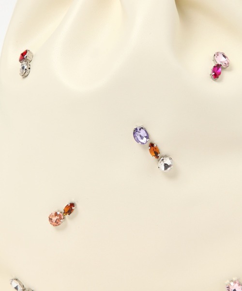 LAKOLE（ラコレ）の「ビジュー巾着ショルダーバッグ / 132248（ショルダーバッグ・レディース・ブラック/オフホワイト・FREE）」の4枚目の写真