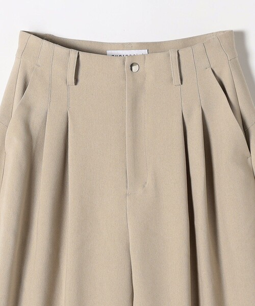 quaranciel(カランシエル)の「quaranciel:〈洗濯機可能〉タック カーブ パンツ(セットアップ対応)(スラックス・レディース・ベージュ/ネイビー・40/38/36)」の18枚目の写真