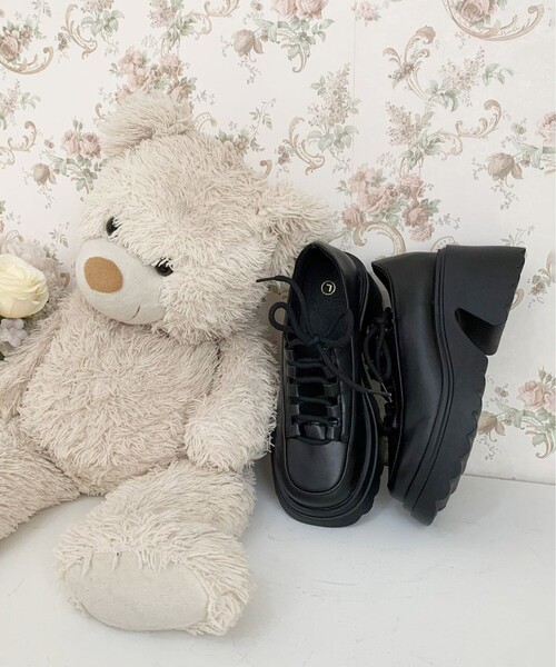 cs T&P（シーエスティーアンドピー）の「厚底 レースアップパンプス（パンプス・レディース・ブラック系1/ブラック/アイボリー・M/S/LL/L）」の6枚目の写真