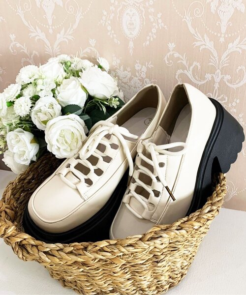 cs T&P（シーエスティーアンドピー）の「厚底 レースアップパンプス（パンプス・レディース・ブラック系1/ブラック/アイボリー・M/S/LL/L）」の14枚目の写真