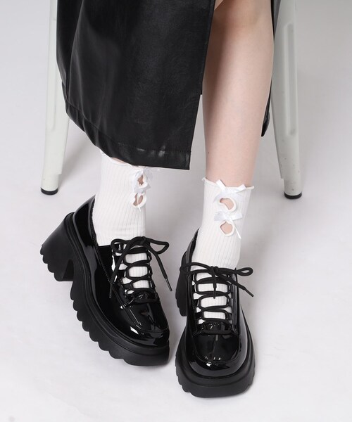 cs T&P（シーエスティーアンドピー）の「厚底 レースアップパンプス（パンプス・レディース・ブラック系1/ブラック/アイボリー・M/S/LL/L）」の3枚目の写真