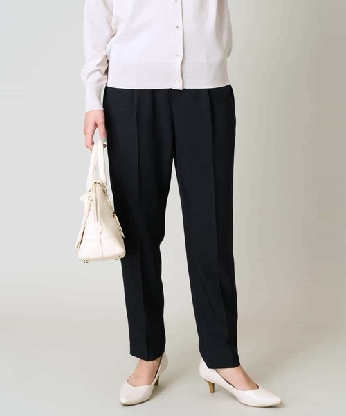 a.v.v（アーヴェヴェ）の「【洗える/イージーケア/毛玉になりにくい】美楽るスッキリ見えテーパードパンツ（その他パンツ・レディース・ベージュ/ブラック/グレー/ブラウン・40/38/36/42/34）」の20枚目の写真