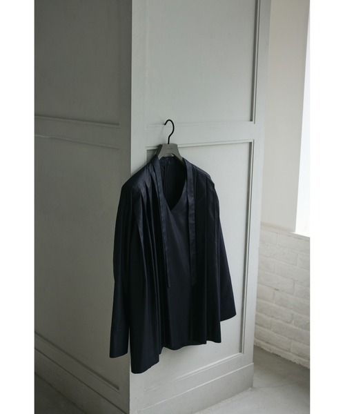 Many tuck tie blouse メニータックタイブラウス