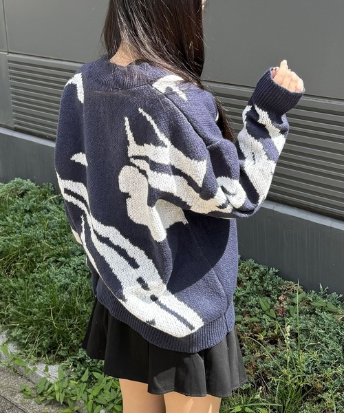 madrepadre(マドレパドレ)の「パターンオーバーサイズニットカーディガン(ニット/セーター・レディース・グレー/ネイビー・FREE)」の13枚目の写真