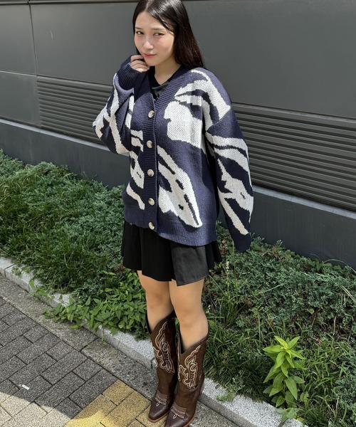 madrepadre(マドレパドレ)の「パターンオーバーサイズニットカーディガン(ニット/セーター・レディース・グレー/ネイビー・FREE)」の12枚目の写真