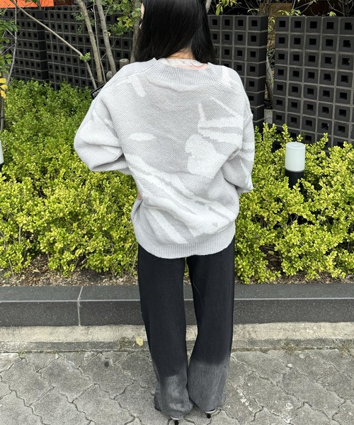 madrepadre(マドレパドレ)の「パターンオーバーサイズニットカーディガン(ニット/セーター・レディース・グレー/ネイビー・FREE)」の3枚目の写真