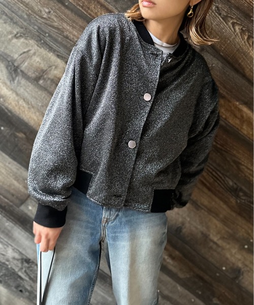 mi via loca(ミヴィアロカ)の「ブルゾンデザイン ラメウラケ カーディガン(カーディガン/ボレロ・レディース・ブラック/グレー・FREE)」の2枚目の写真