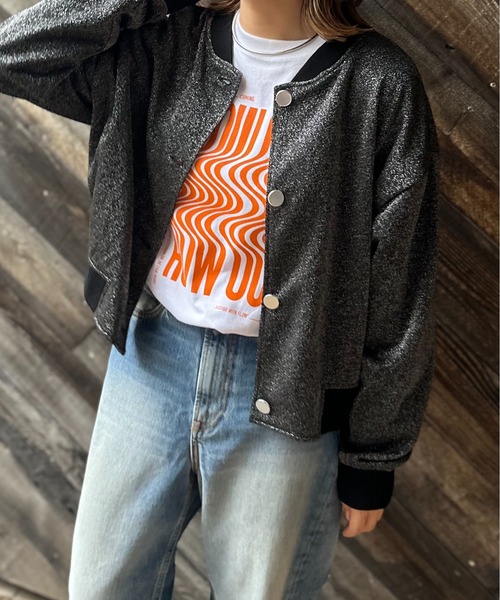 mi via loca(ミヴィアロカ)の「ブルゾンデザイン ラメウラケ カーディガン(カーディガン/ボレロ・レディース・ブラック/グレー・FREE)」の5枚目の写真