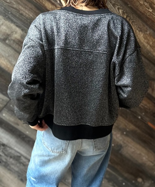 mi via loca(ミヴィアロカ)の「ブルゾンデザイン ラメウラケ カーディガン(カーディガン/ボレロ・レディース・ブラック/グレー・FREE)」の9枚目の写真